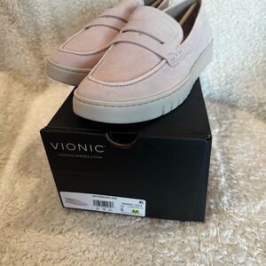 Vionic Pink Flats with Leather Upper and Timeless Design

Never been worn!